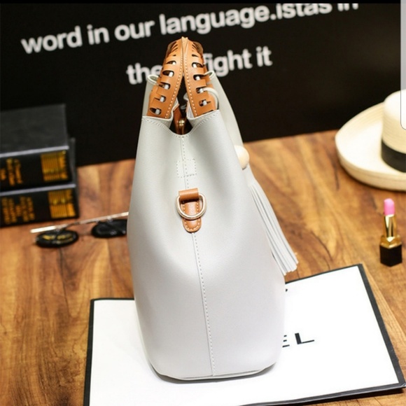 Blue or Green Tasseled Bag - Picture 4 of 7